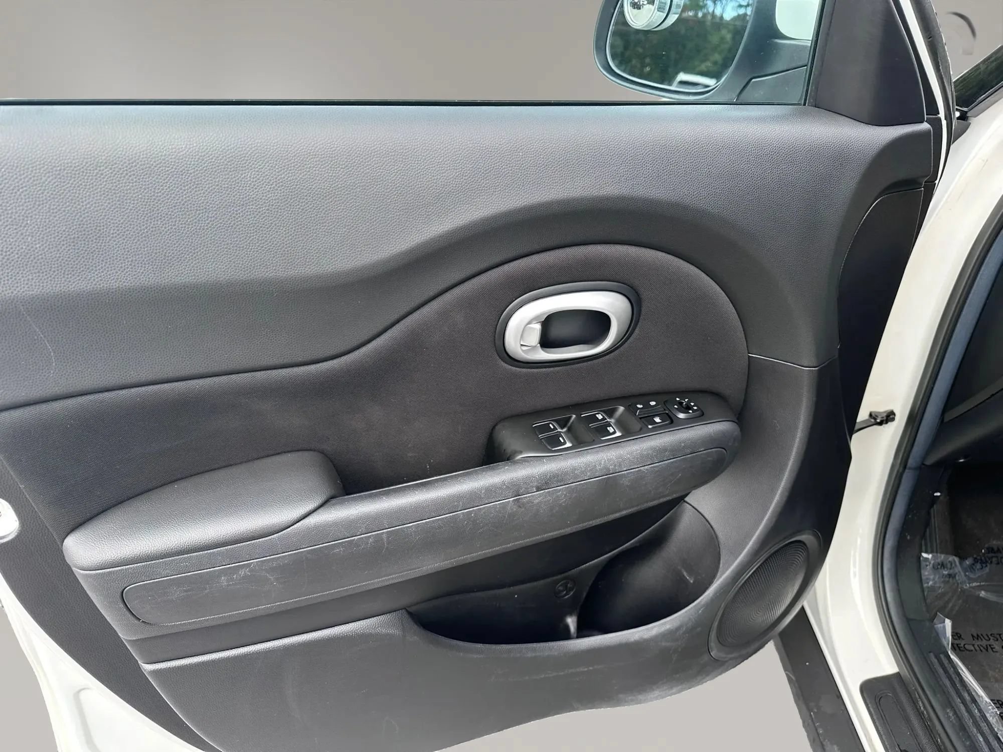 Used 2019 Kia Soul + FWD image 11