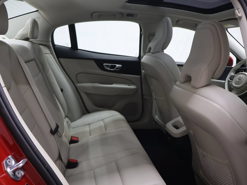 Used 2019 Volvo S60 T5 Momentum w/ Premium Package FWD image 12