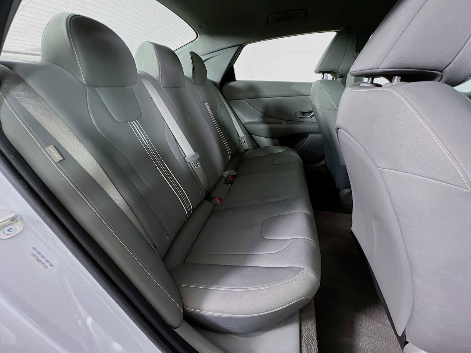 Certified 2025 Hyundai Elantra Sport image 28