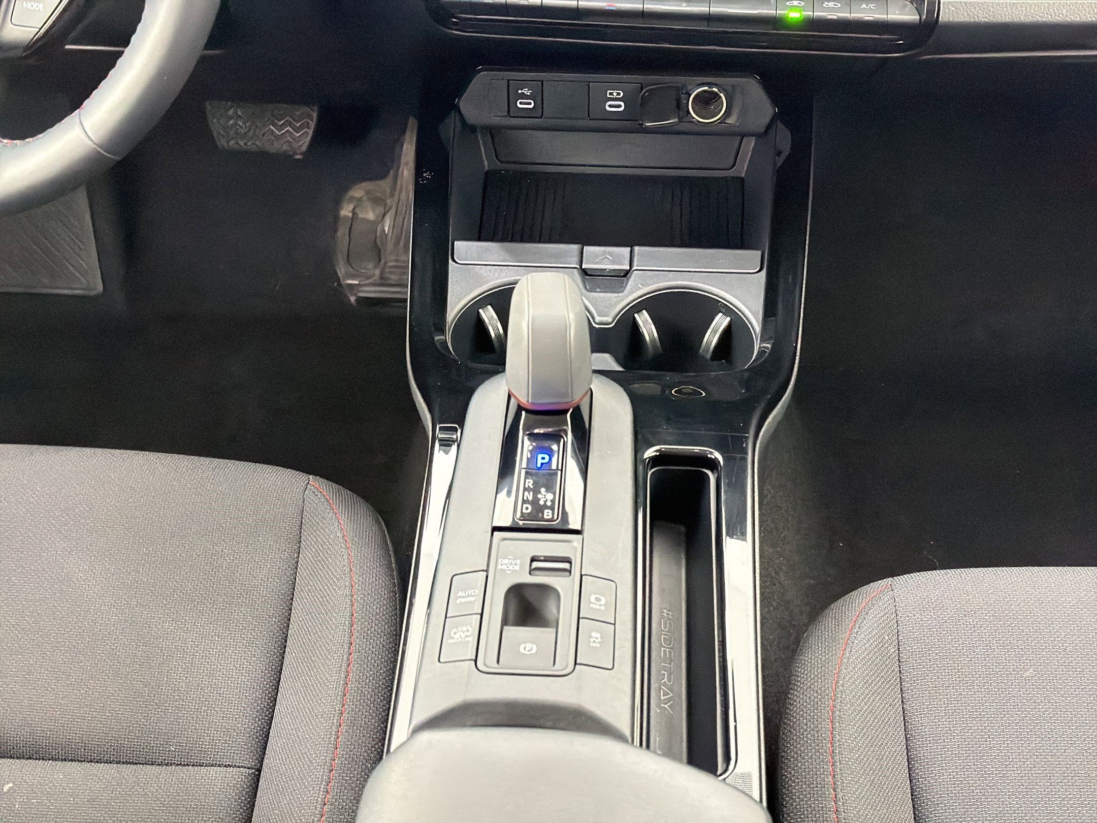 Used 2024 Toyota Prius Prime SE FWD image 18