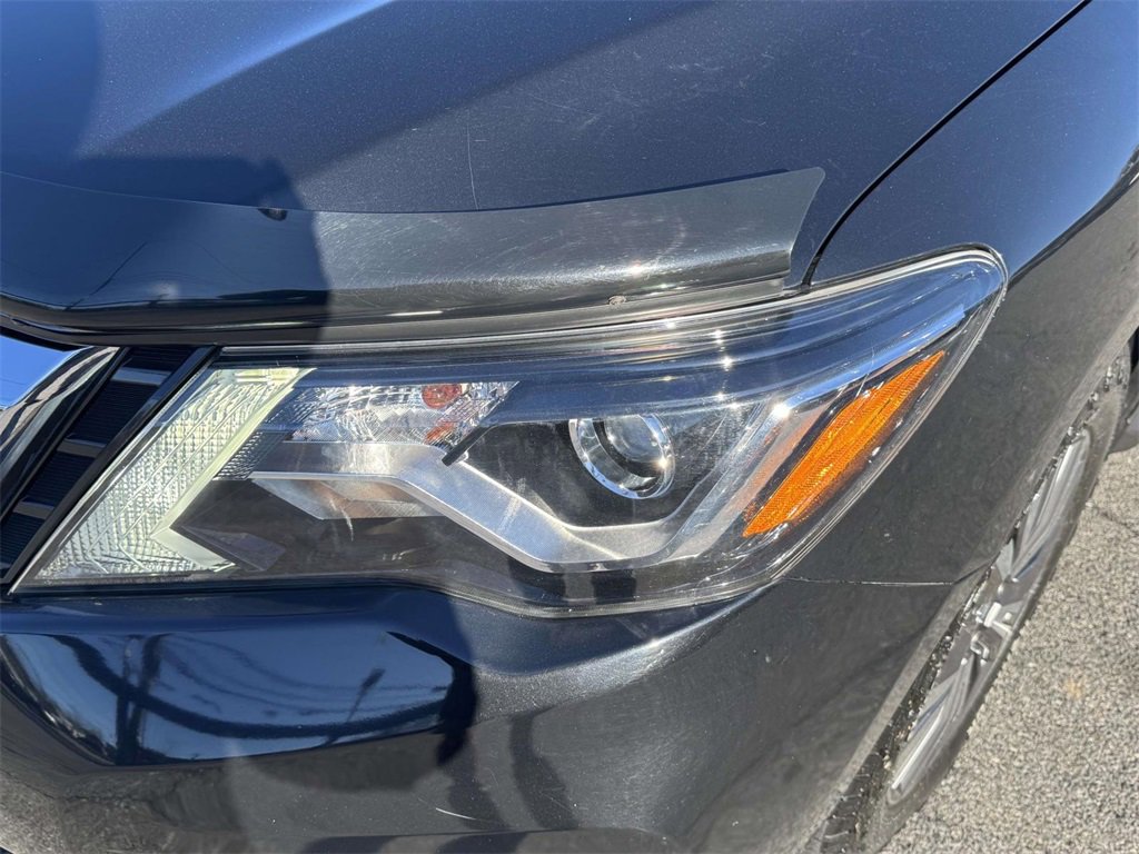 Used 2019 Nissan Pathfinder SV image 7