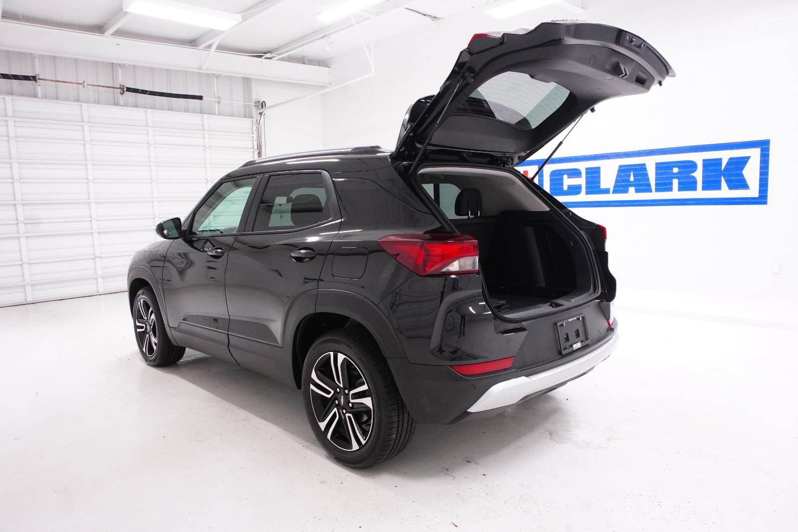 Used 2026 Chevrolet TrailBlazer LT w/ Driver Confidence Package image 8