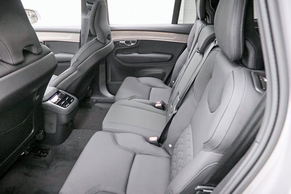 New 2026 Volvo XC90 B6 Core image 19