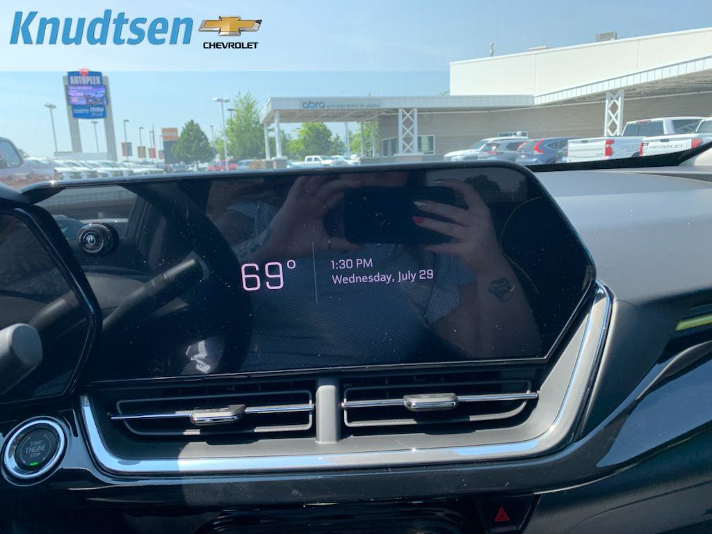 New 2026 Chevrolet Trax ACTIV w/ Sunroof Package FWD image 24