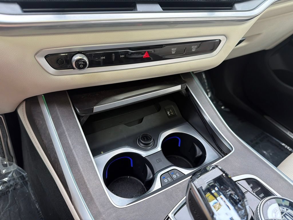 Used 2023 BMW ALPINA XB7 AWD/4WD image 36