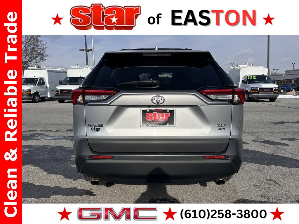 Used 2020 Toyota RAV4 XLE image 6