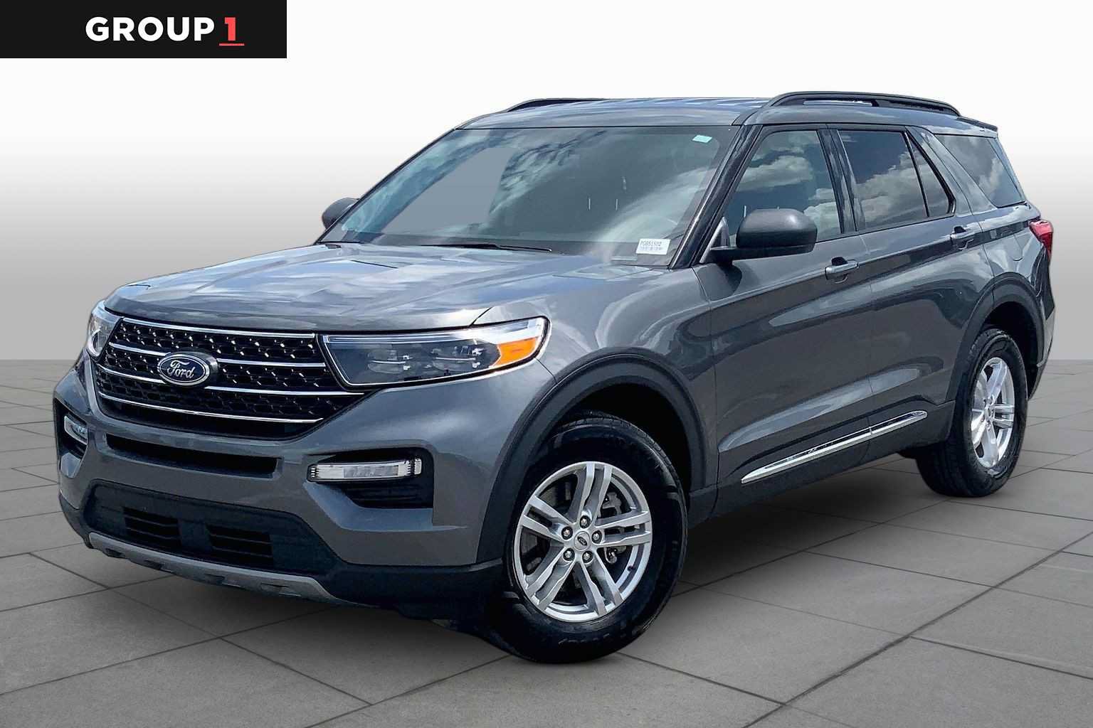 Certified 2023 Ford Explorer XLT w/ Equipment Group 202A AWD/4WD image 1