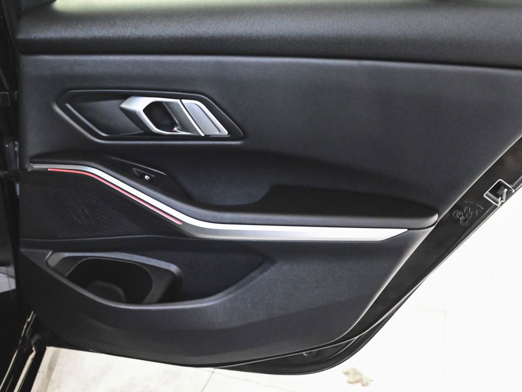 Used 2022 BMW 330e xDrive image 11