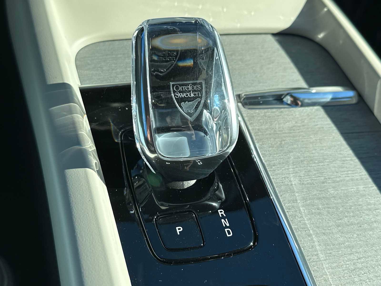 Used 2025 Volvo XC60 B5 Ultra w/ Protection Package Premier image 30