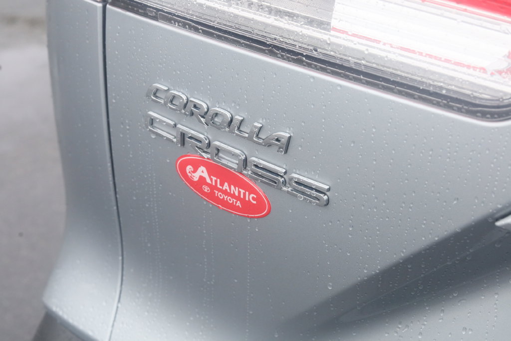 Used 2023 Toyota Corolla Cross LE w/ Moonroof Package AWD/4WD image 29