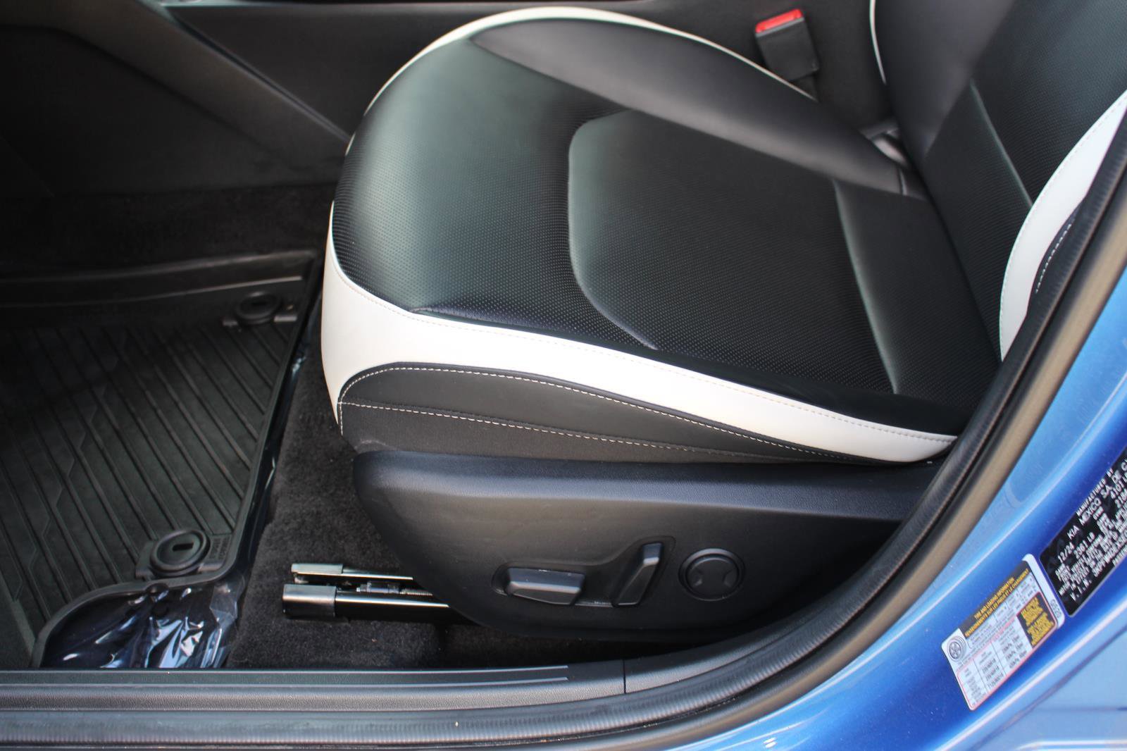 Certified 2025 Kia K4 GT-Line w/ GT-Line Premium Package image 28