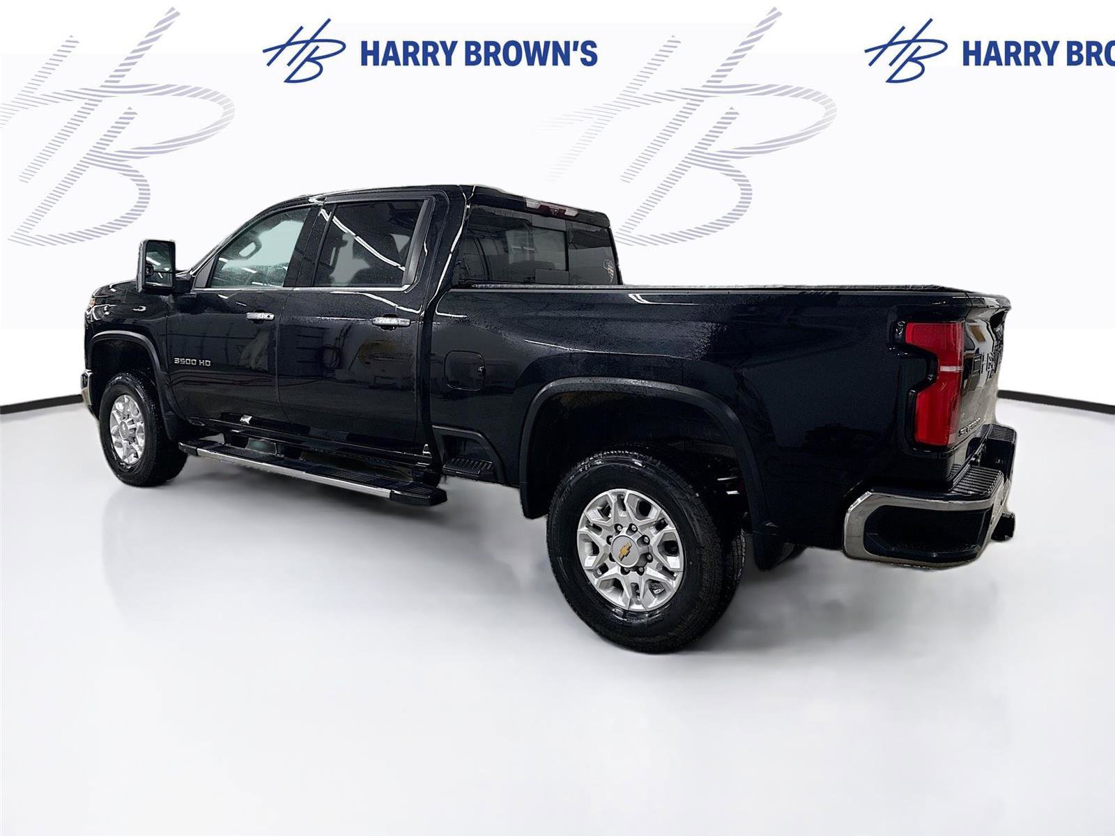 Used 2024 Chevrolet Silverado 3500 LTZ w/ LTZ Plus Package image 2
