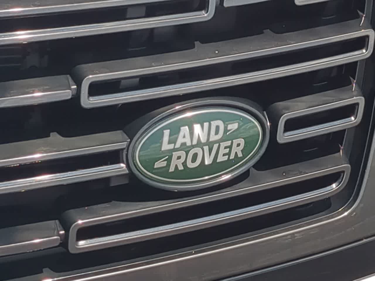 New 2026 Land Rover Range Rover Long Wheelbase SE AWD/4WD image 12