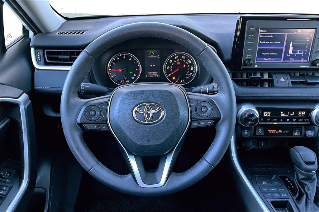 Used 2022 Toyota RAV4 XLE image 5