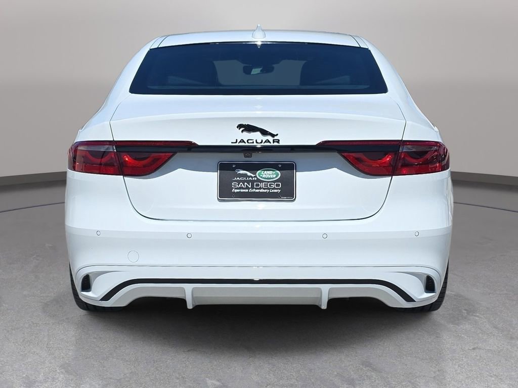 Certified 2024 Jaguar XF R-Dynamic SE AWD/4WD image 6