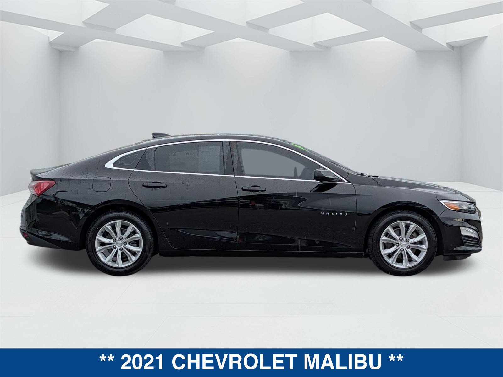 Used 2021 Chevrolet Malibu LT FWD image 4
