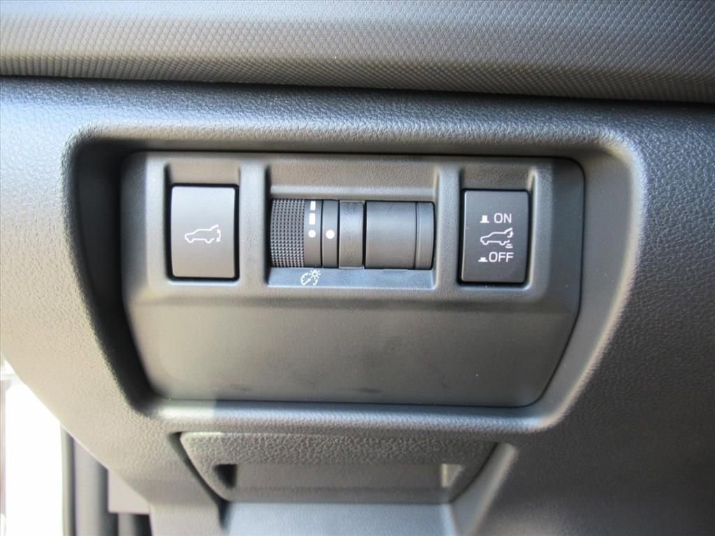 Used 2025 Subaru Forester Premium image 21