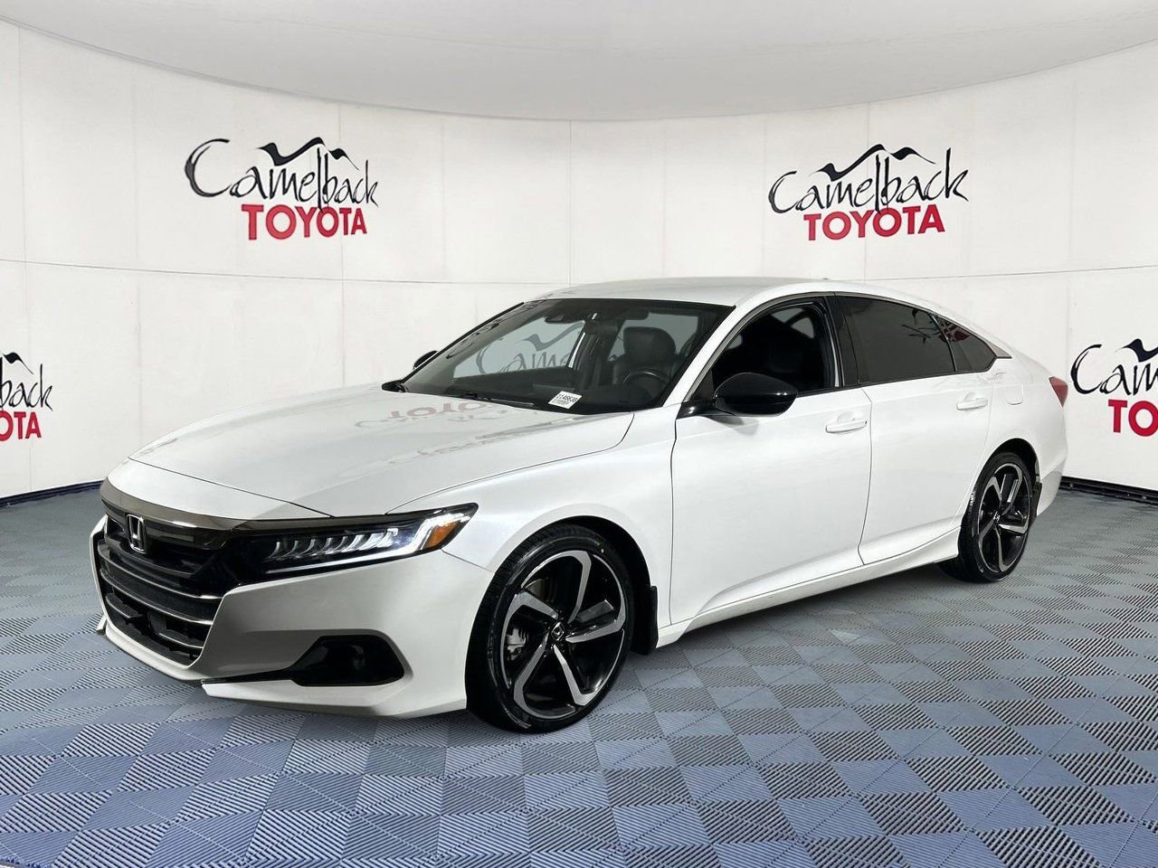 Used 2022 Honda Accord Sport image 4