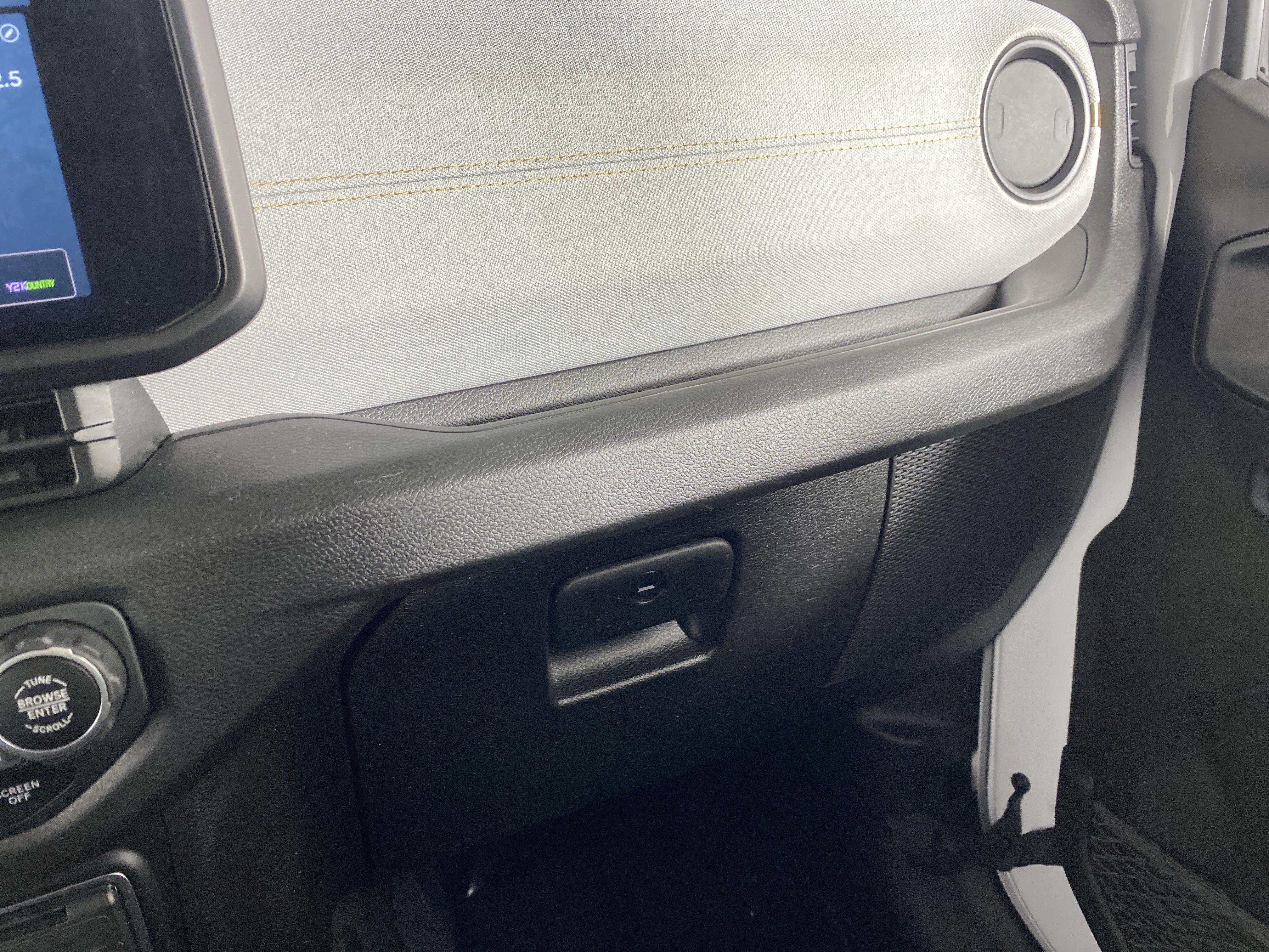 Used 2025 Jeep Wrangler Willys AWD/4WD image 30