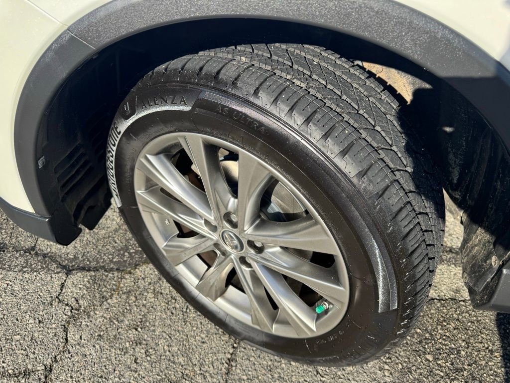 Used 2016 Toyota RAV4 Limited image 33