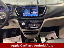 Used 2023 Chrysler Pacifica Touring-L FWD image 10
