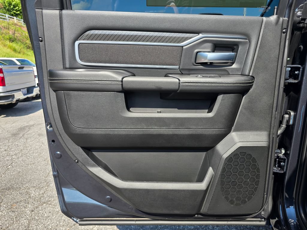 New 2027 RAM 2500 Big Horn AWD/4WD image 37