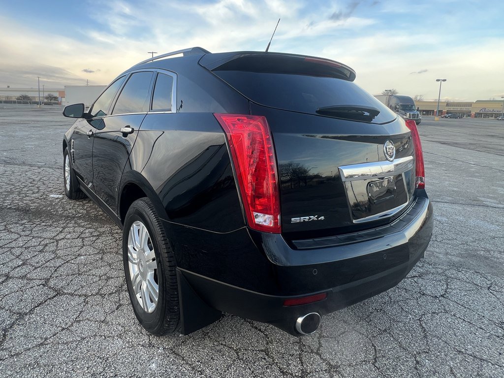 Used 2012 Cadillac SRX Luxury image 3