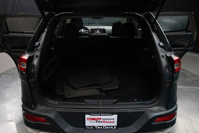 Used 2016 Jeep Cherokee Trailhawk w/ Comfort/Convenience Group image 19