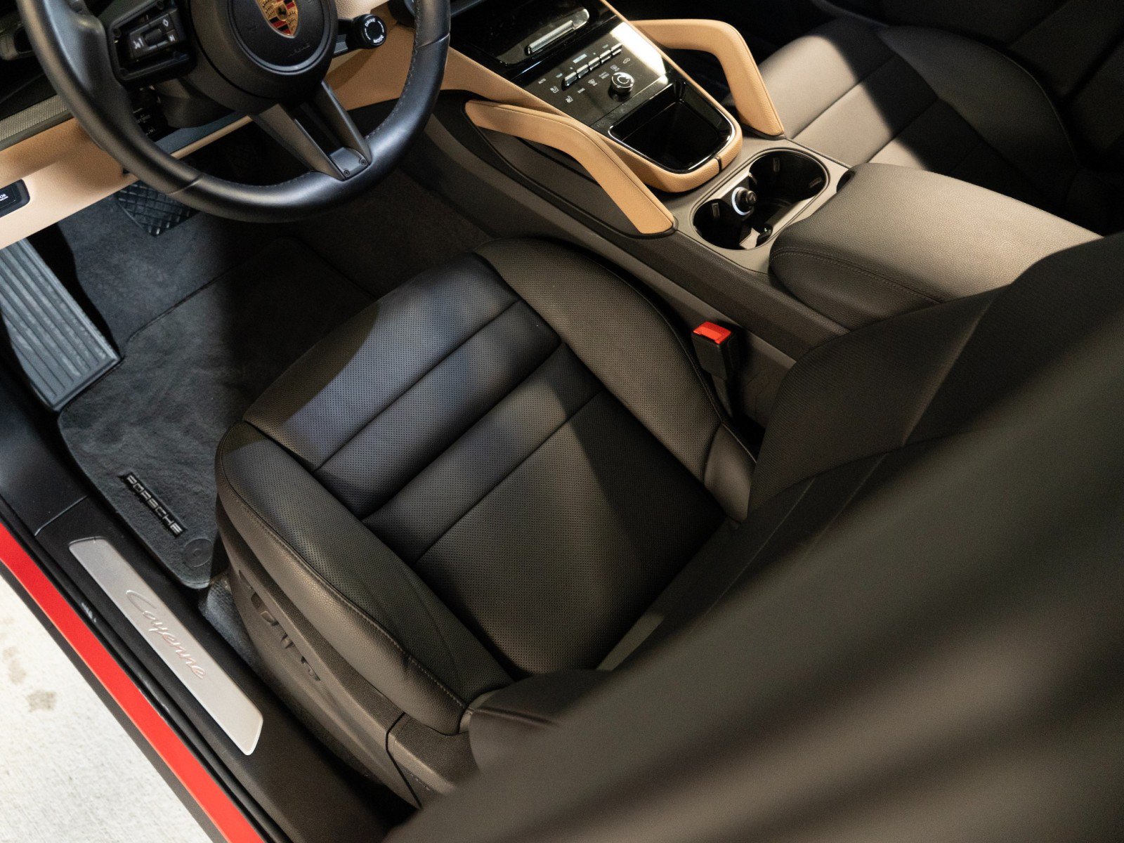 Certified 2024 Porsche Cayenne AWD/4WD image 14