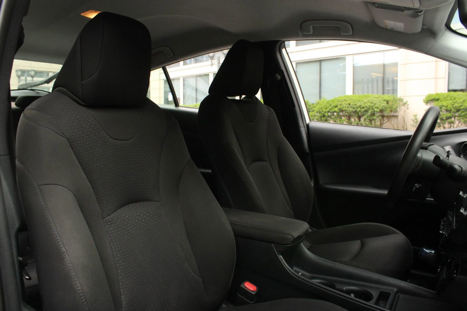 Used 2019 Toyota Prius LE w/ Carpet Mat Package FWD image 27