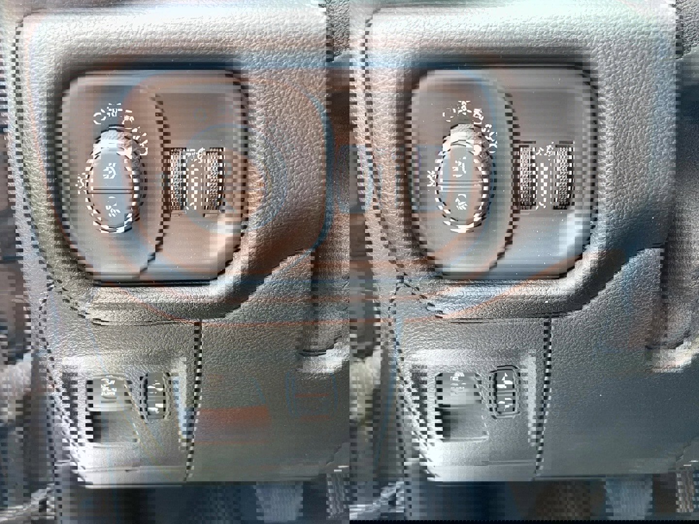 Used 2021 RAM 1500 Laramie AWD/4WD image 15