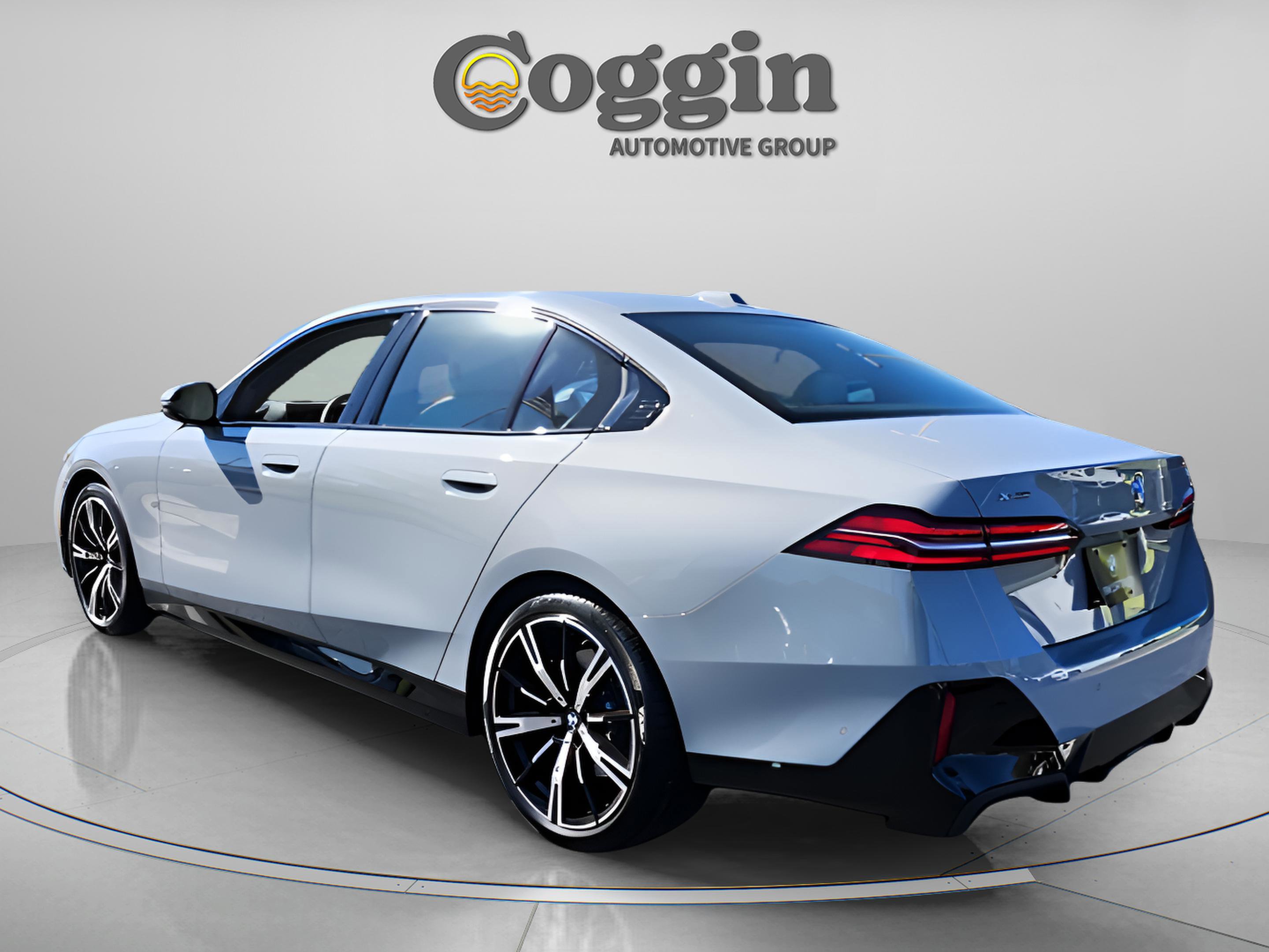 Certified 2026 BMW 530i xDrive w/ M Sport Package image 4