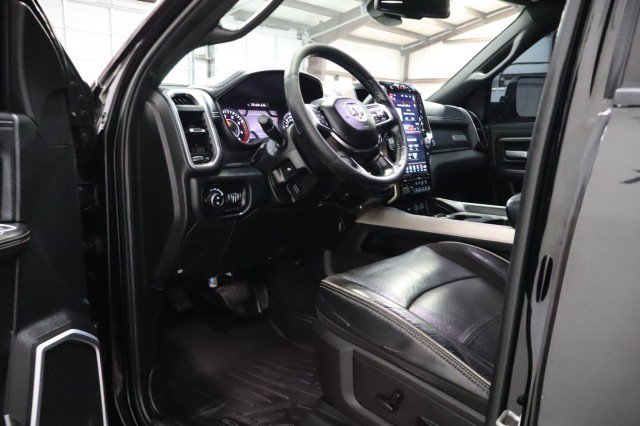 Used 2019 RAM 2500 Laramie w/ Black Appearance Package AWD/4WD image 39