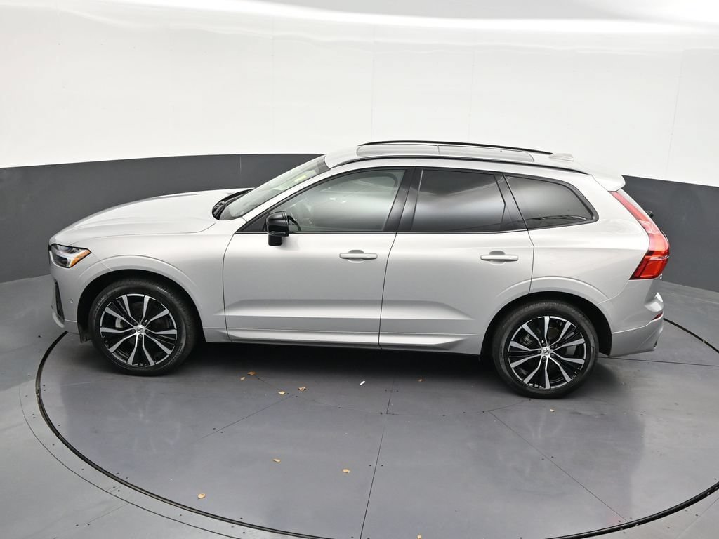 Certified 2024 Volvo XC60 B5 Plus AWD/4WD image 19
