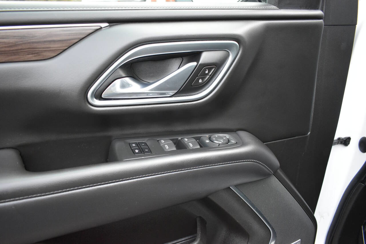 Used 2021 Chevrolet Suburban LT image 20