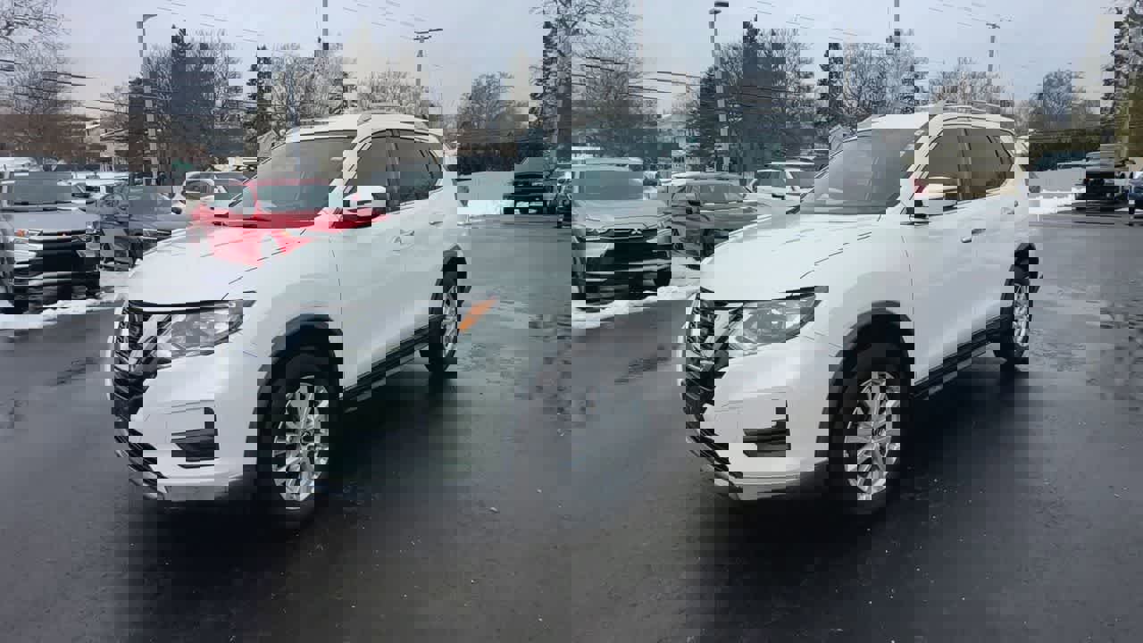 Used 2018 Nissan Rogue SV image 4