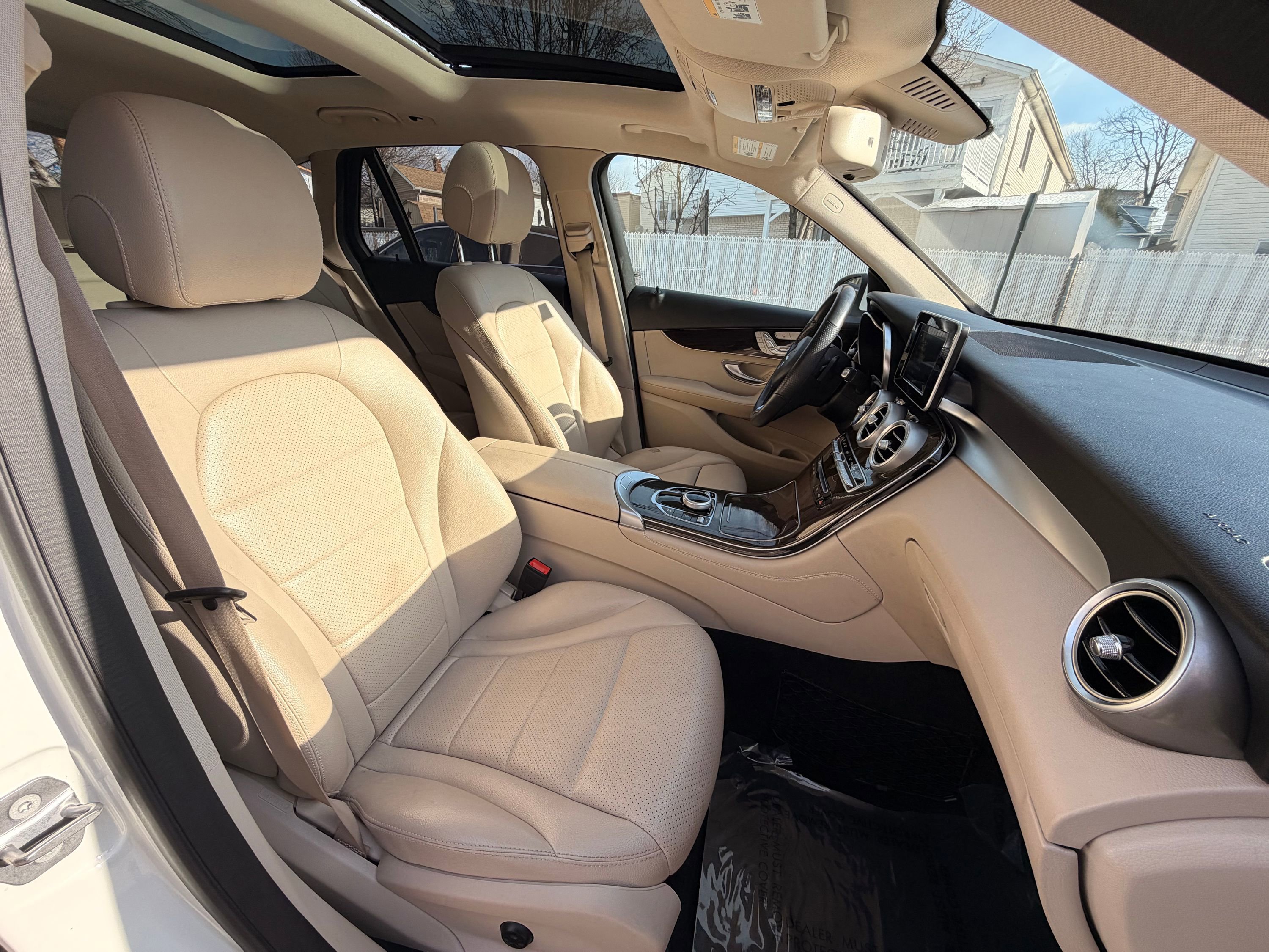 Used 2019 Mercedes-Benz GLC 300 4MATIC image 33