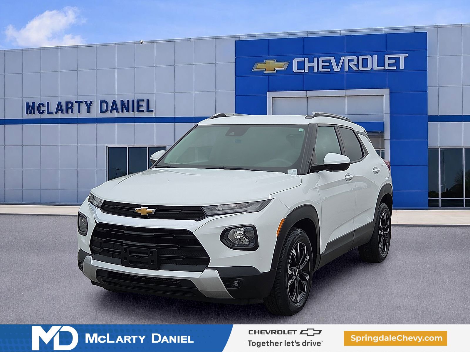 Used 2023 Chevrolet TrailBlazer LT FWD image 2