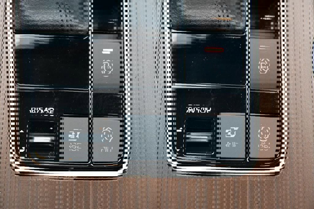 Used 2024 Toyota Sienna LE image 24