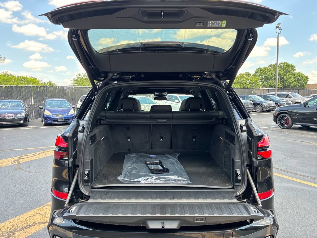 New 2026 BMW X5 xDrive40i w/ M Sport Package AWD/4WD image 21