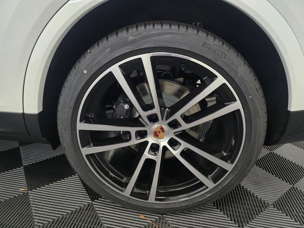 New 2026 Porsche Cayenne image 24