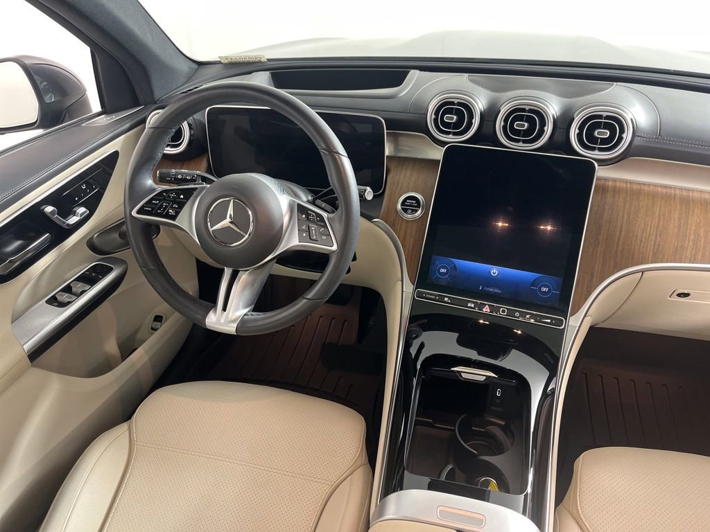 Used 2023 Mercedes-Benz GLC 300 4MATIC image 5