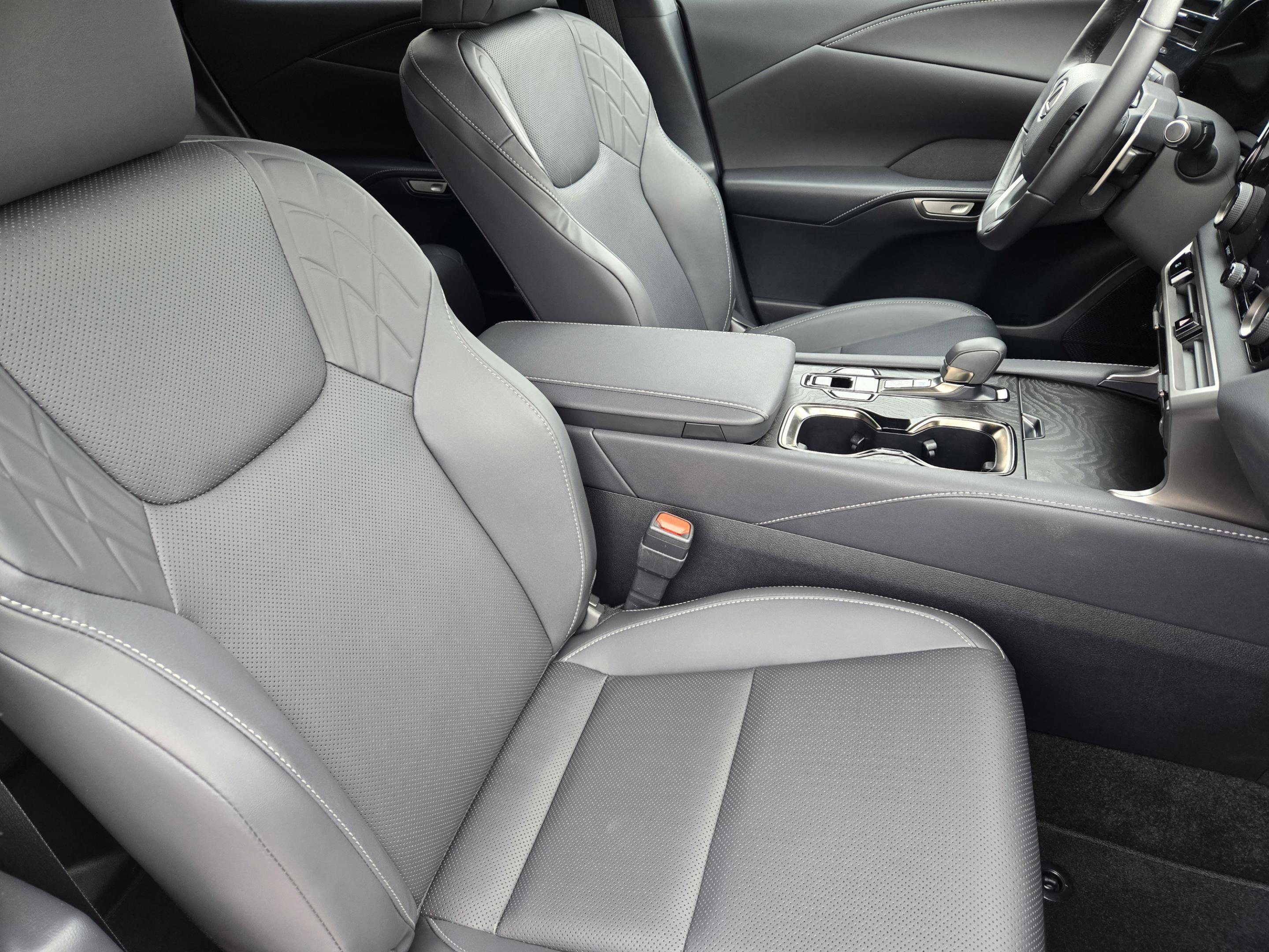 Used 2025 Lexus RX 350 Premium w/ Accessory Package (Z1) FWD image 10