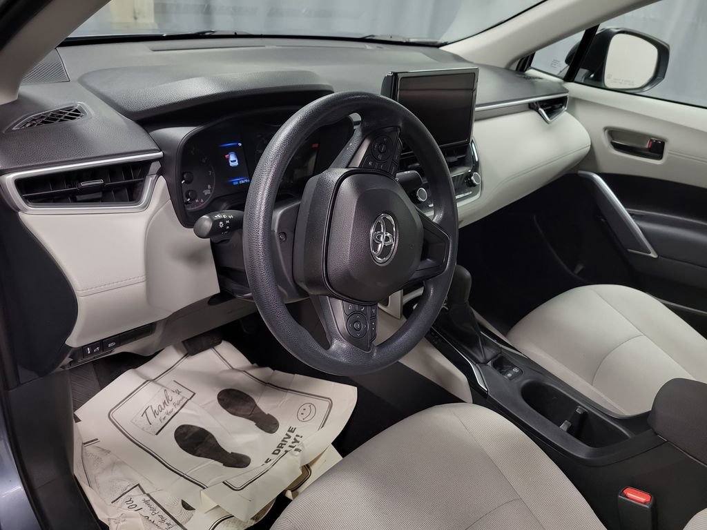 Used 2024 Toyota Corolla Cross L image 13