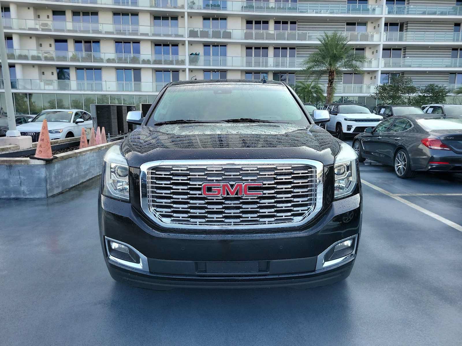 Used 2020 GMC Yukon Denali w/ Denali Ultimate Package RWD image 8