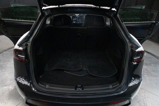 Used 2020 Tesla Model Y Long Range image 19