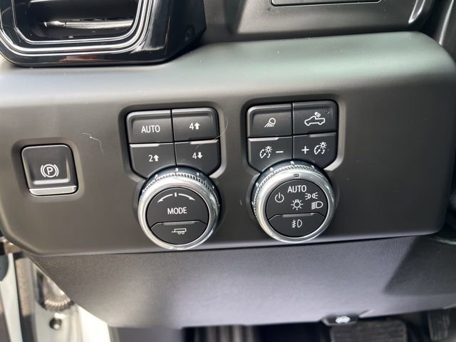 Used 2025 GMC Sierra 1500 AT4 AWD/4WD image 32