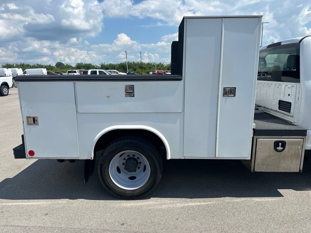 Used 2019 Ford F550 4x4 Crew Cab Super Duty w/ Power Equipment Group image 11