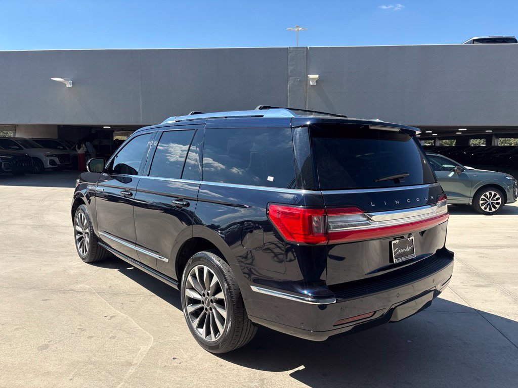 Used 2021 Lincoln Navigator Reserve w/ Luxury Package RWD image 13