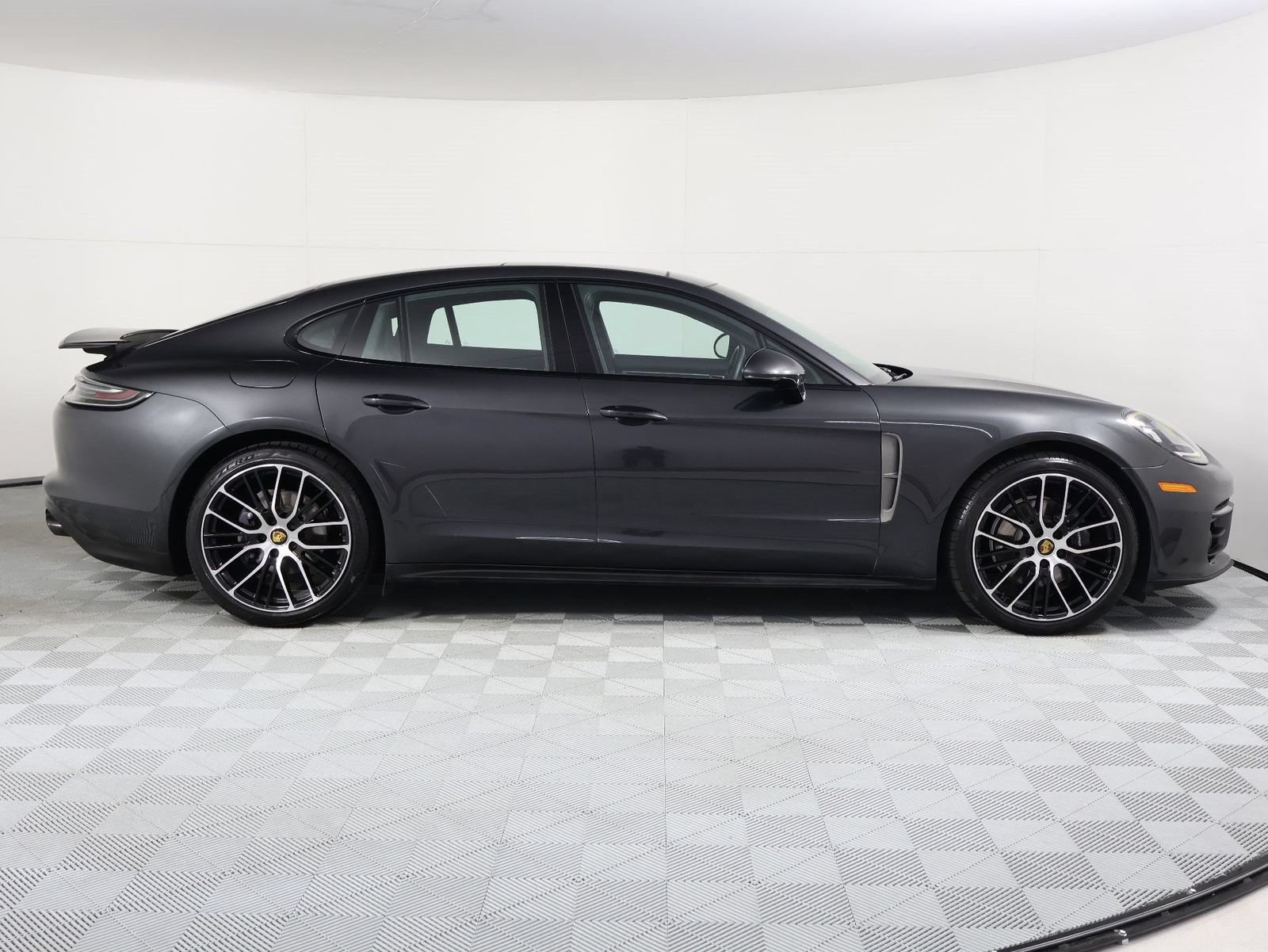 Certified 2023 Porsche Panamera Platinum Edition RWD image 8